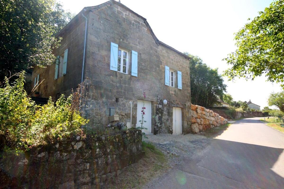 Maison De Vacances A Lissac-Sur-Couze Zewnętrze zdjęcie